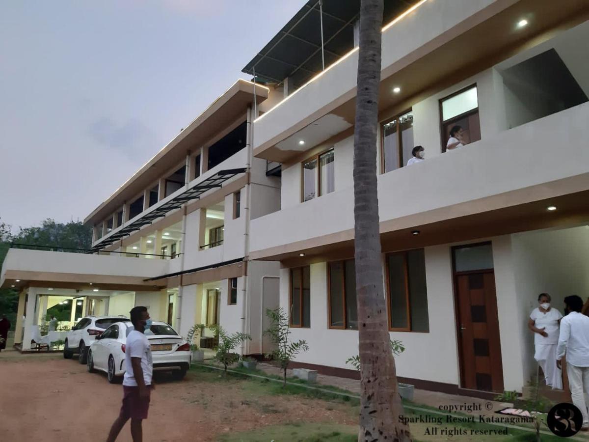 Sparkling Resort Катарагама Экстерьер фото
