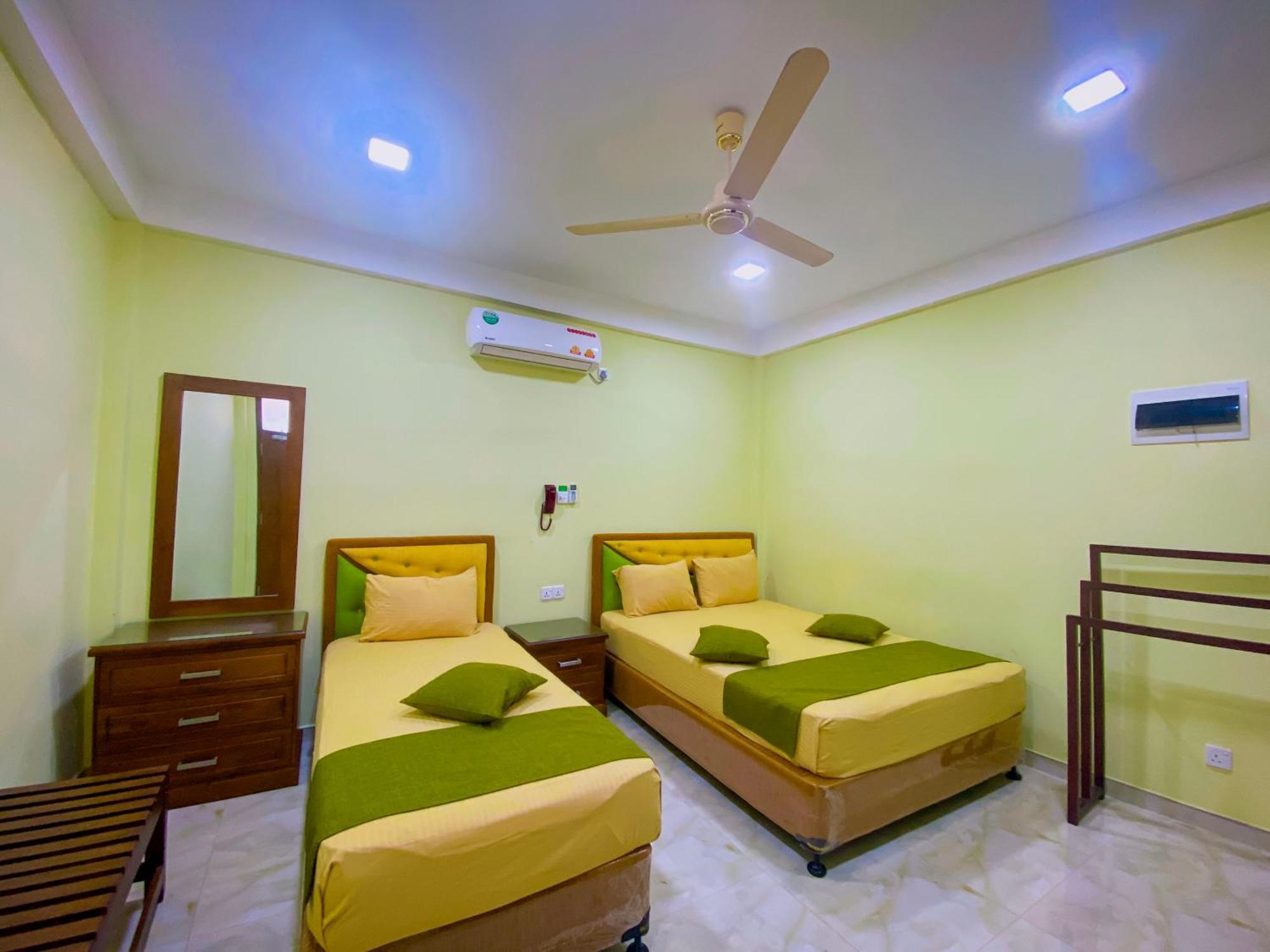 Sparkling Resort Катарагама Экстерьер фото