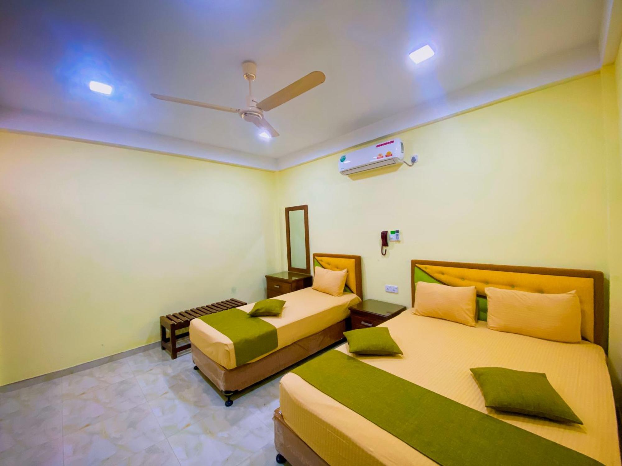 Sparkling Resort Катарагама Экстерьер фото